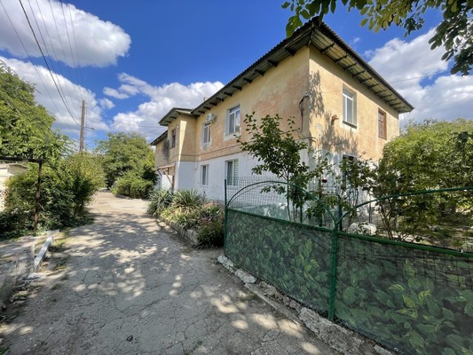 Продам двухкомнатную (2-комн.) квартиру, Ушакова ул, 5/3, Симферополь г