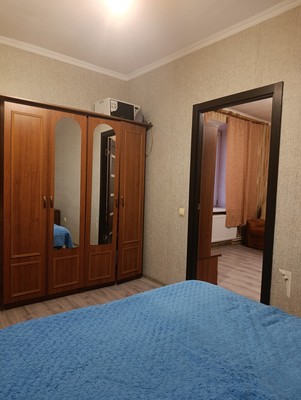 Продам двухкомнатную (2-комн.) квартиру, Ульянова Дмитрия ул, 5к2, Ялта г