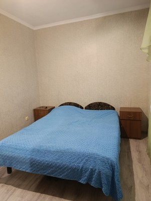 Продам двухкомнатную (2-комн.) квартиру, Ульянова Дмитрия ул, 5к2, Ялта г
