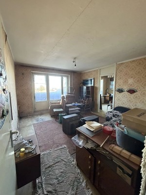Продам трехкомнатную (3-комн.) квартиру, 60 лет Октября ул, 330, Симферополь г