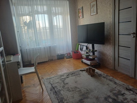 Продам трехкомнатную (3-комн.) квартиру, Малая Красносельская ул, 45к17, Москва г