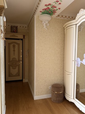 Продам трехкомнатную (3-комн.) квартиру, Ростовская ул, 18, Симферополь г