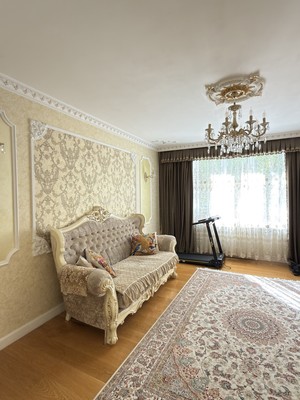 Продам трехкомнатную (3-комн.) квартиру, Ростовская ул, 18, Симферополь г
