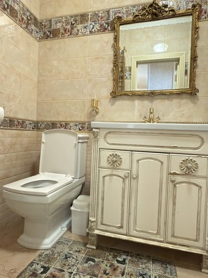 Продам трехкомнатную (3-комн.) квартиру, Ростовская ул, 18, Симферополь г