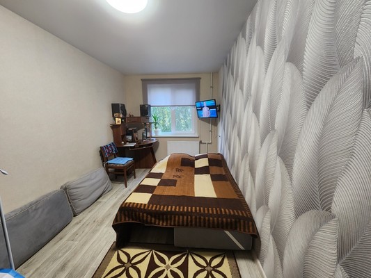 Продам двухкомнатную (2-комн.) квартиру, Короленко ул, 43, Казань г