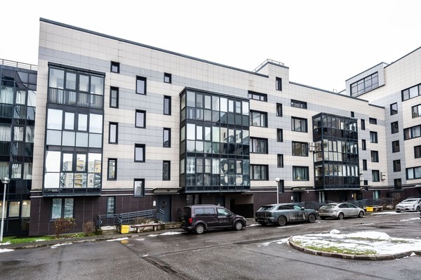 Продам многокомнатную квартиру, Петергофское ш, 45, Санкт-Петербург г