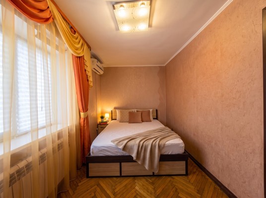 Сдам двухкомнатную (2-комн.) квартиру, Ленина пр-кт, 6, Новороссийск г