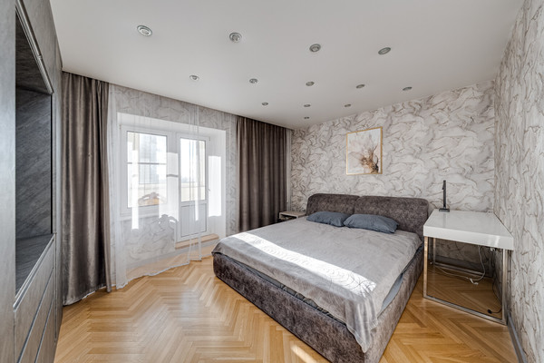 Продам трехкомнатную (3-комн.) квартиру, Дзержинского ул, 3к2, Реутов г