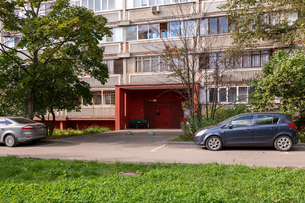 Продам трехкомнатную (3-комн.) квартиру, Дзержинского ул, 3к2, Реутов г