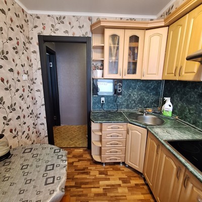 Продам двухкомнатную (2-комн.) квартиру, Молодежная ул, 7, Волгодонск г