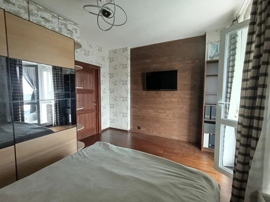 Продам трехкомнатную (3-комн.) квартиру, Верности ул, 17, Санкт-Петербург г