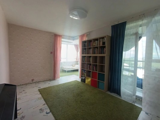 Продам трехкомнатную (3-комн.) квартиру, Верности ул, 17, Санкт-Петербург г