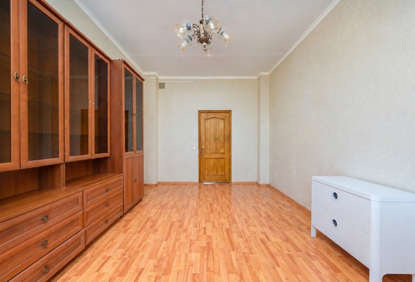 Продам многокомнатную квартиру, Университетский пр-кт, 9, Москва г