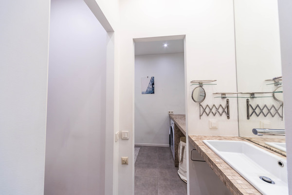 Продам 2-комн. в 3-комн. квартире, Бакунинская ул, 4-6, Москва г
