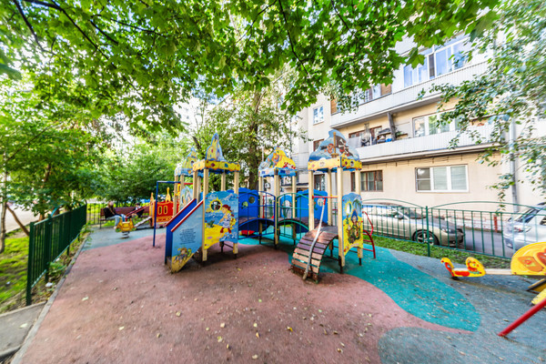 Продам 2-комн. в 3-комн. квартире, Бакунинская ул, 4-6, Москва г