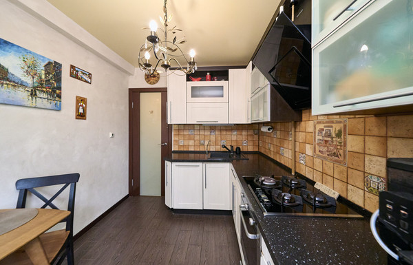 Продам трехкомнатную (3-комн.) квартиру, Вавиловых ул, 8к1, Санкт-Петербург г
