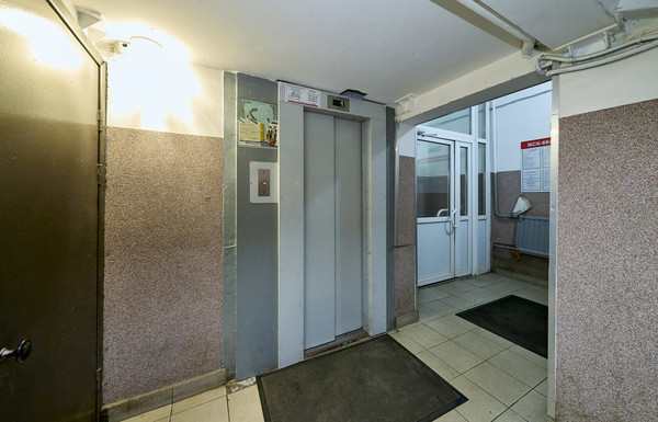 Продам трехкомнатную (3-комн.) квартиру, Вавиловых ул, 8к1, Санкт-Петербург г