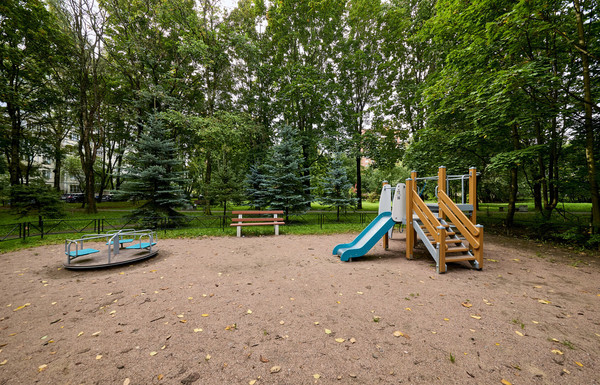 Продам трехкомнатную (3-комн.) квартиру, Вавиловых ул, 8к1, Санкт-Петербург г