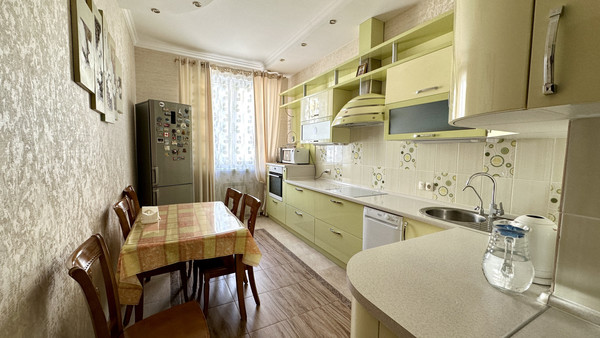 Продам трехкомнатную (3-комн.) квартиру, Ямская ул, 14, Ханты-Мансийск г