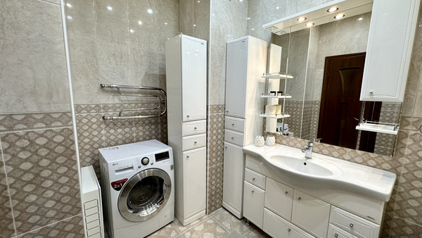 Продам трехкомнатную (3-комн.) квартиру, Ямская ул, 14, Ханты-Мансийск г