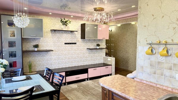 Продам трехкомнатную (3-комн.) квартиру, Вагоностроителей пр-кт, 55, Нижний Тагил г