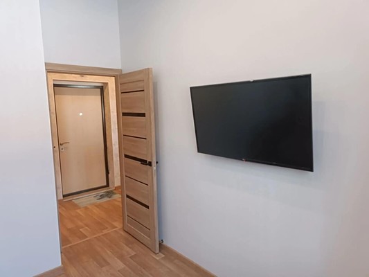 Продам однокомнатную (1-комн.) квартиру, Тимофея Чаркова ул, 69, Тюмень г