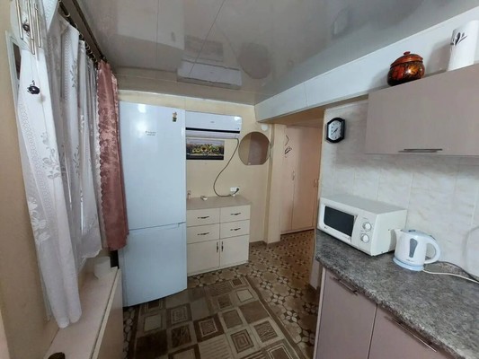 Продам однокомнатную (1-комн.) квартиру, Футболистов ул, 9, Симферополь г