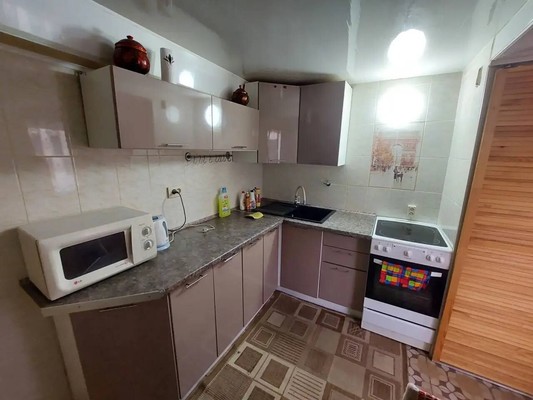 Продам однокомнатную (1-комн.) квартиру, Футболистов ул, 9, Симферополь г