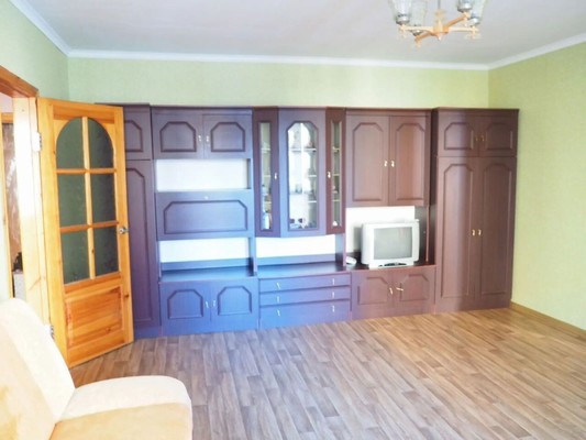 Продам двухкомнатную (2-комн.) квартиру, Гурзуфская ул, 3, Симферополь г