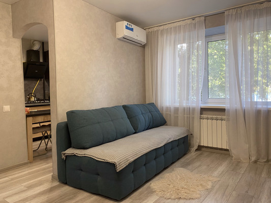 Продам однокомнатную (1-комн.) квартиру, Имени Адмирала Серебрякова наб, 21, Новороссийск г