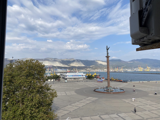 Продам двухкомнатную (2-комн.) квартиру, Имени Адмирала Серебрякова наб, 1, Новороссийск г