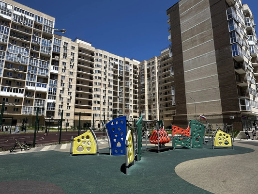 Продам однокомнатную (1-комн.) квартиру, Красина ул, 53к4, Цемдолина с
