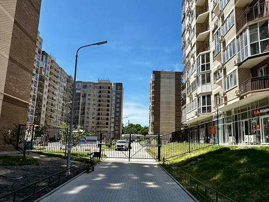 Продам однокомнатную (1-комн.) квартиру, Красина ул, 53к4, Цемдолина с