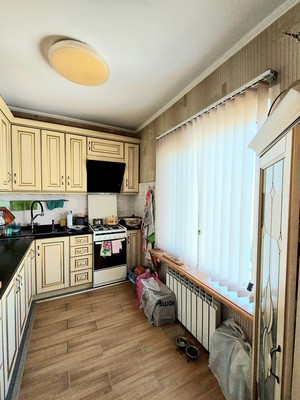 Продам многокомнатную квартиру, Ракетная ул, 32, Симферополь г