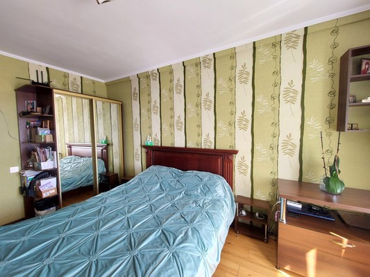 Продам многокомнатную квартиру, Ракетная ул, 32, Симферополь г