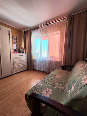 Продам многокомнатную квартиру, Ракетная ул, 32, Симферополь г
