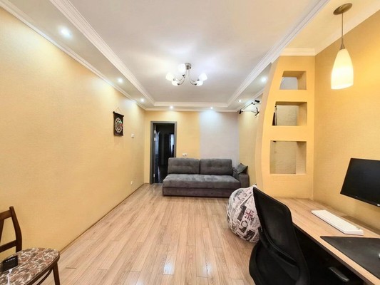 Продам двухкомнатную (2-комн.) квартиру, 6, Коммунарка п