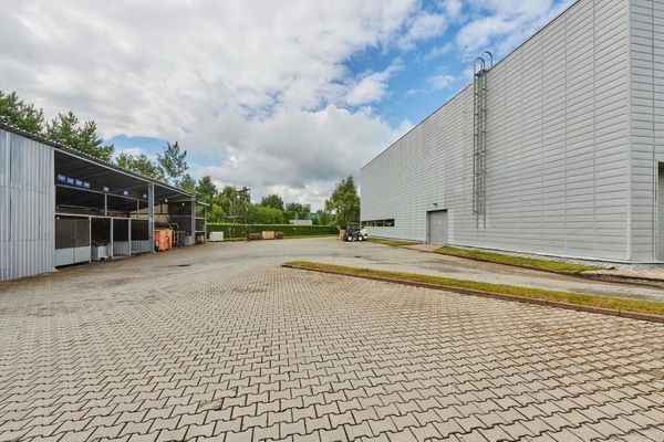Продам коммерческое помещение 7 660 м2, Рублево-Успенское шоссе 24 км, 1, Москва г