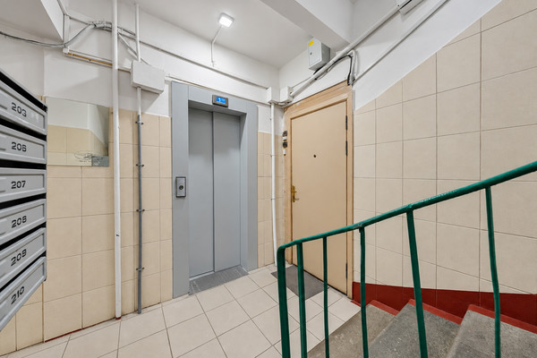 Продам трехкомнатную (3-комн.) квартиру, Щёлковское ш, 79к1, Москва г