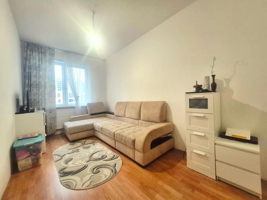 Продам двухкомнатную (2-комн.) квартиру, Екатерининская ул, 23, Мурино п