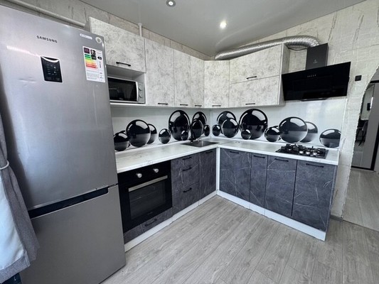 Продам трехкомнатную (3-комн.) квартиру, Гамарника ул, 35, Комсомольск-на-Амуре г