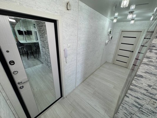 Продам трехкомнатную (3-комн.) квартиру, Гамарника ул, 35, Комсомольск-на-Амуре г