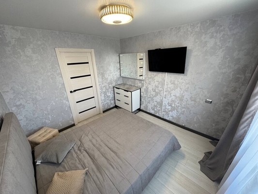 Продам трехкомнатную (3-комн.) квартиру, Гамарника ул, 35, Комсомольск-на-Амуре г