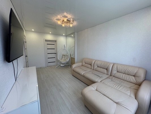 Продам трехкомнатную (3-комн.) квартиру, Гамарника ул, 35, Комсомольск-на-Амуре г