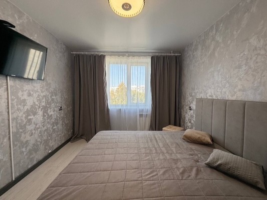 Продам трехкомнатную (3-комн.) квартиру, Гамарника ул, 35, Комсомольск-на-Амуре г