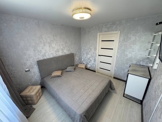 Продам трехкомнатную (3-комн.) квартиру, Гамарника ул, 35, Комсомольск-на-Амуре г