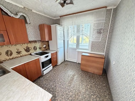 Продам двухкомнатную (2-комн.) квартиру, Дружба мкр, 22, Комсомольск-на-Амуре г