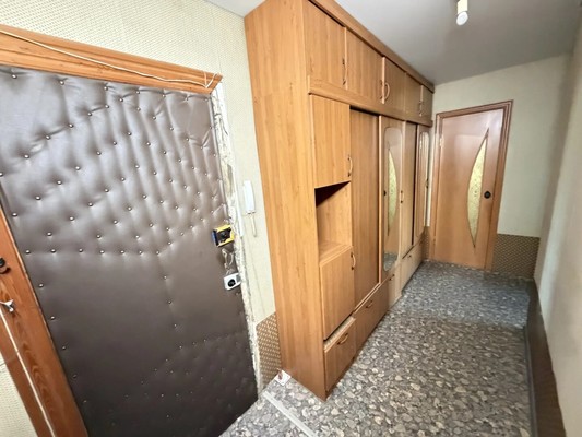 Продам двухкомнатную (2-комн.) квартиру, Дружба мкр, 22, Комсомольск-на-Амуре г