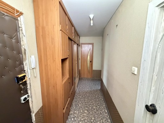 Продам двухкомнатную (2-комн.) квартиру, Дружба мкр, 22, Комсомольск-на-Амуре г