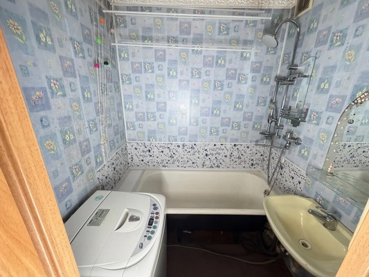 Продам двухкомнатную (2-комн.) квартиру, Дружба мкр, 22, Комсомольск-на-Амуре г